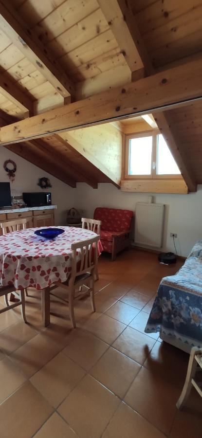 Апартаменты Mansarda A Carciato, Trilocale In Montagna Димаро Экстерьер фото